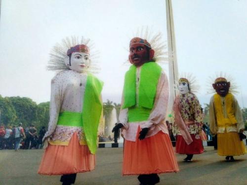 Ondel-ondel (1)
